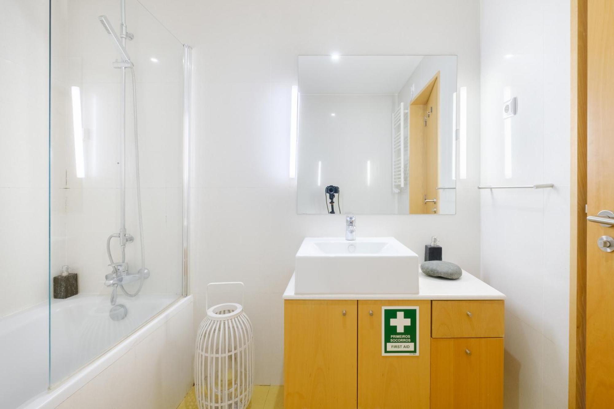 Cm Antas Studios Порту Номер фото